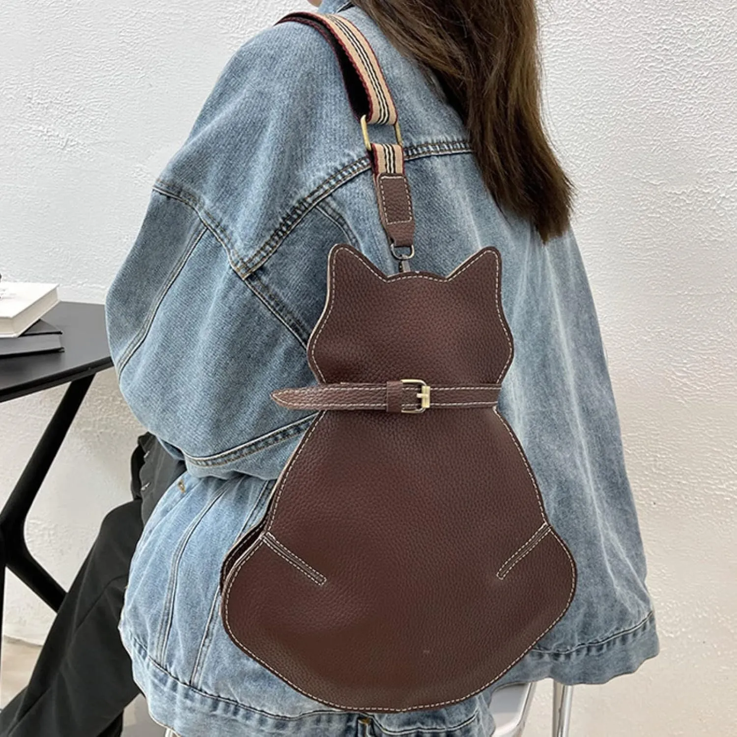 Casual Daily Daypack Purse for Women Letter Purse Mobile Phone Messenger Bags Stylish Daypack Shoulder Bag