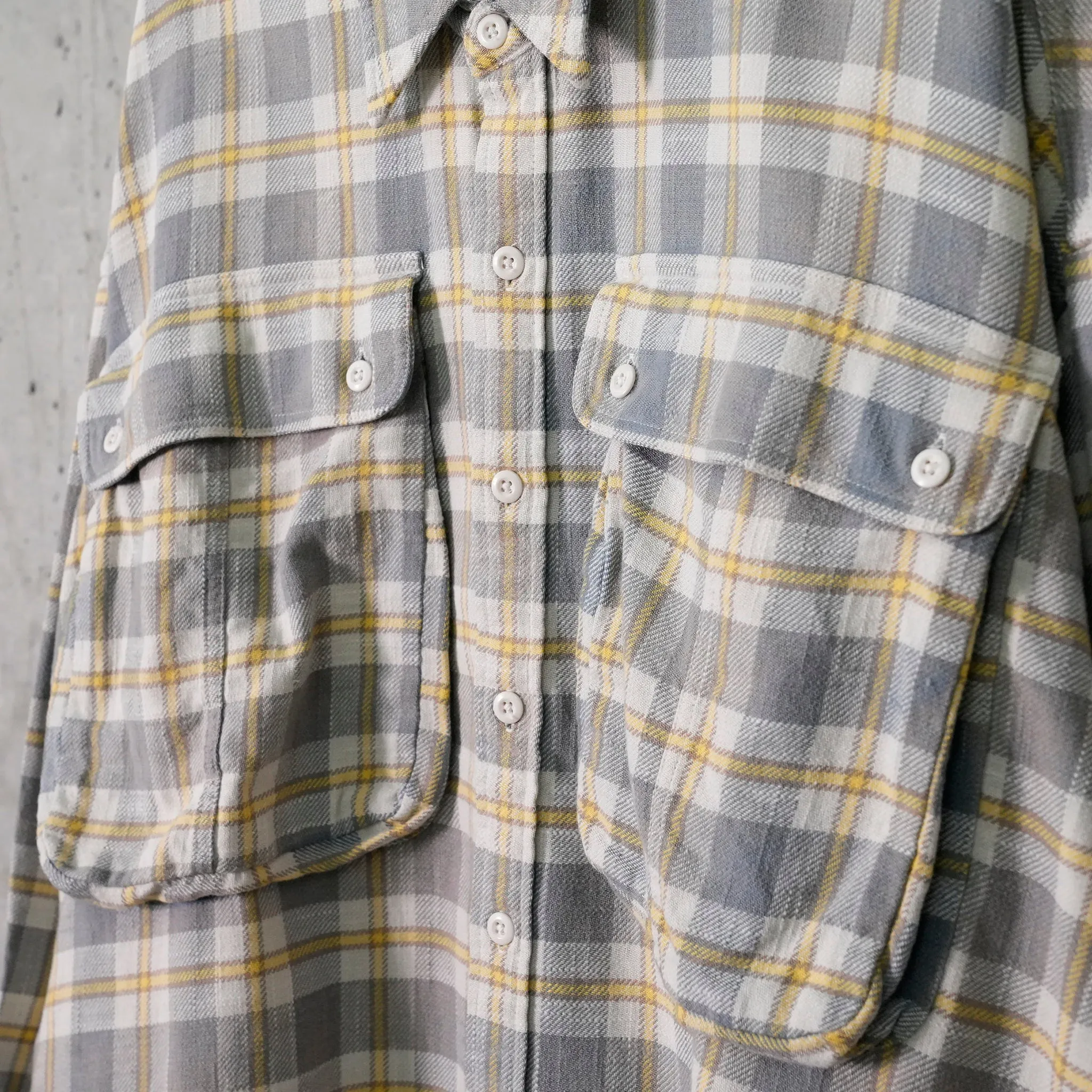 OVERSIZED POCKET DROP NECK SHIRT / R467B:CREAM/BULE PLAID