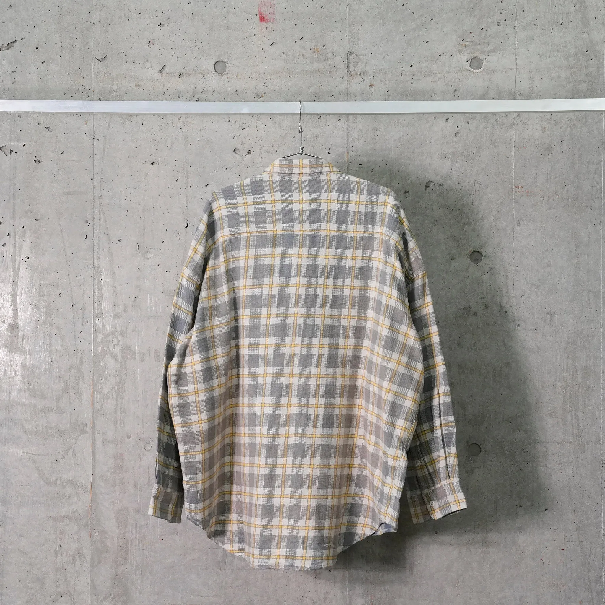 OVERSIZED POCKET DROP NECK SHIRT / R467B:CREAM/BULE PLAID