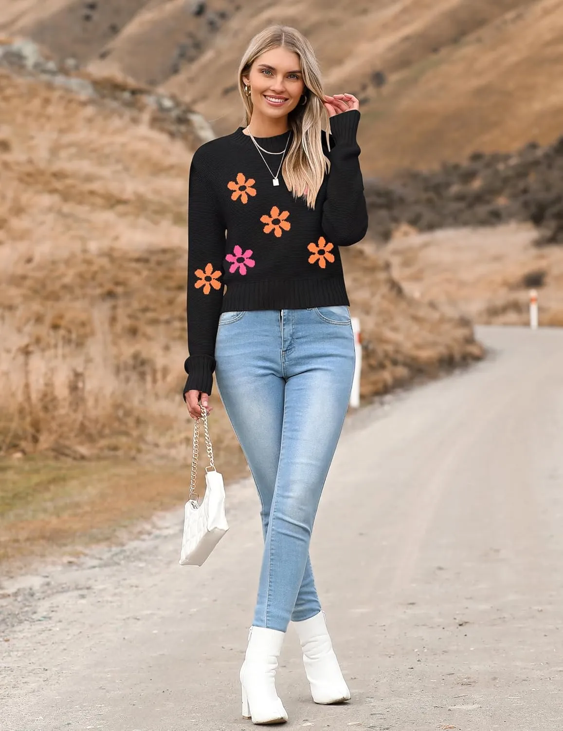 Zeagoo Women's 2025 Fall Crewneck Cropped Sweater Trendy Long Sleeve Ribbed Knit Pullover Jumper Tops